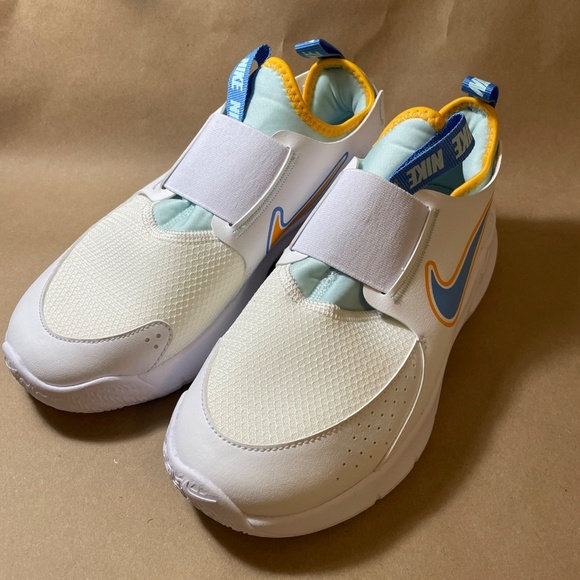 Brand New Nike Flex Runner 3 GS Sundial University Blue Youth 4.5 - Picture 2 of 6